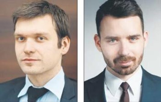 Tomasz Duda (Erste Securities) z lewej oraz Łukasz Jańczak (Ipopema) zmieniają pracodawców.