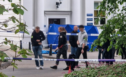 Działania służb na terenie Kampusu Głównego UW w Warszawie.