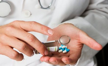 Dyrektorzy szpitali martwią się, że przy dużej liczbie leków , jakie używają, mogą mieć problem z pł