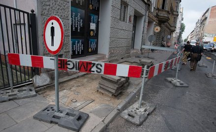 Władze w Łodzi walczą ze sklepami z dopalaczami w różny sposób, np. ograniczając do nich dostęp klie