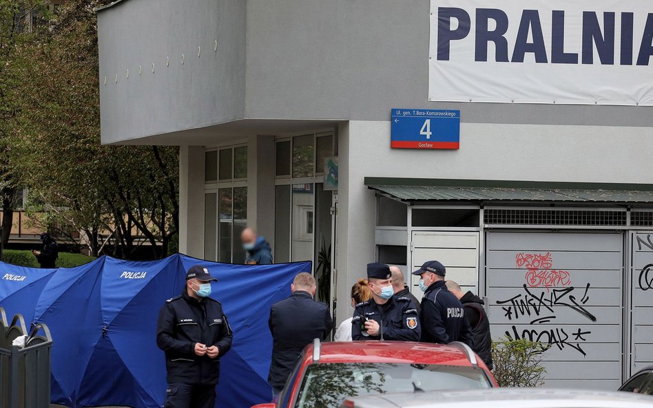 Strzały na Gocławiu. Policja zatrzymała rannego mężczyznę