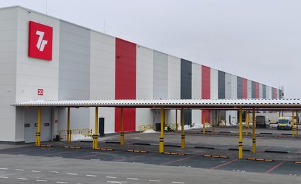 Francuski fundusz Cristal Life debiutuje na polskim rynku kupując wynajęty w pełni przez InPost maga