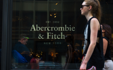 Grupa byłych modeli Abercrombie & Fitch firmę odzieżową i jego byłego dyrektora generalnego, Michael