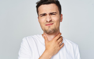 Ból gardła może być objawem koronawirusa
