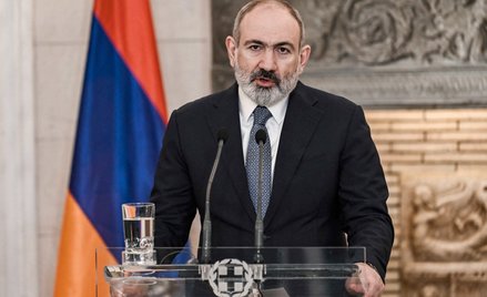 Nikol Paszynian oznajmił ostatnio, że kraj zamroził swój udział w rosyjskim sojuszu militarnym OUBZ