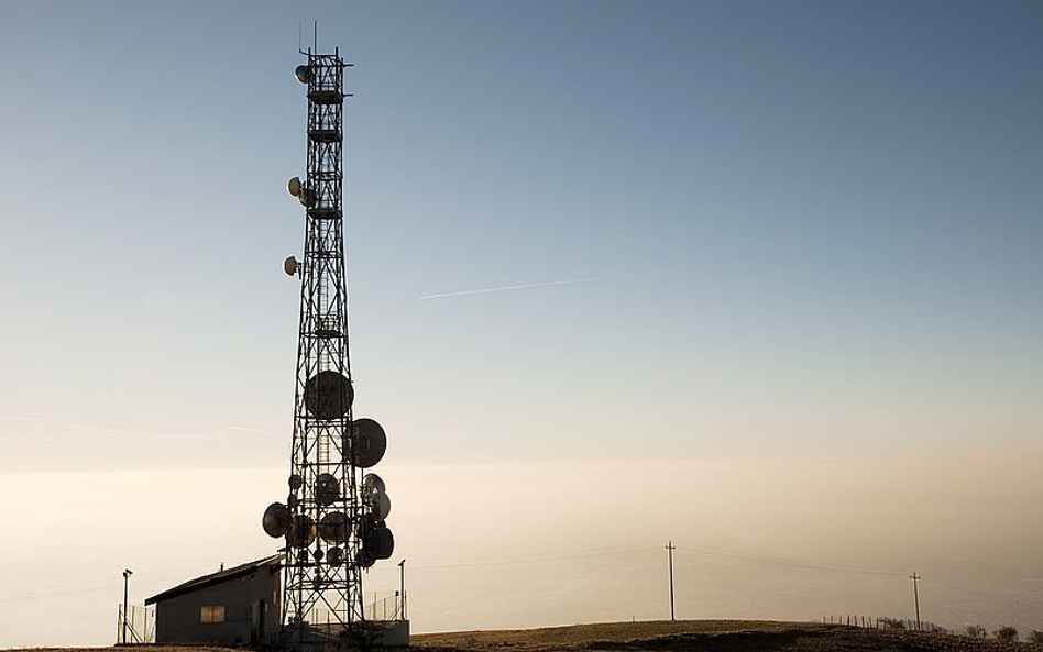 Maszt telefonii komórkowej tylko z pozwoleniem na budowę - wyrok WSA