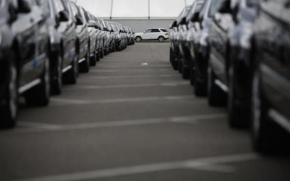 Firmy nakręcają sprzedaż aut w Polsce