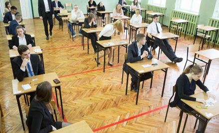 Koronawirus: maturzyści dowiedzą się o egzaminie 21 dni wcześniej