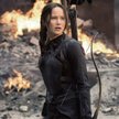 Silna bohaterka z filmów nie zniknęła — zmieniła medium. Z „twardego ciała” przeszła w sieć zobowiąz