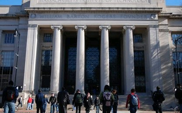 MIT to kolejna prestiżowa uczelnia,
która wycofała się ze współpracy
z chińskimi firmami.