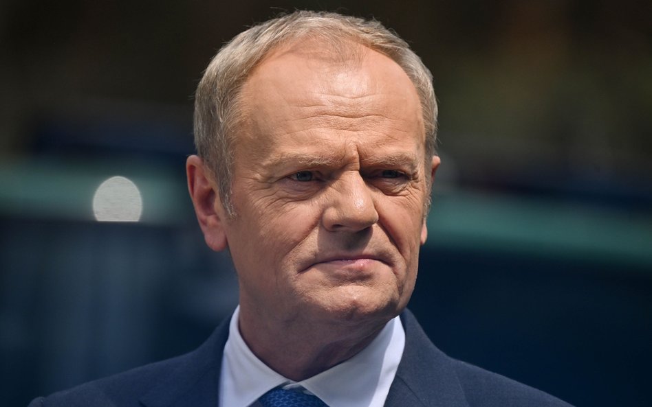 Premier Donald Tusk podczas wypowiedzi dla mediów w Ośrodku Konferencyjno-Szkoleniowym Straży Granic