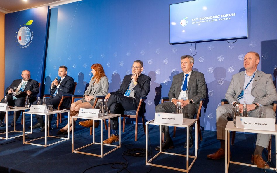 Paneliści podczas debaty „System kaucyjny w Polsce: krok ku przyszłości”
