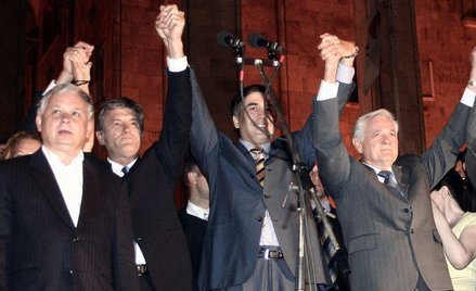 Lech Kaczyński, Wiktor Juszczenko, Micheil Saakaszwili i Valdas Adamkus na wiecu w Tbilisi