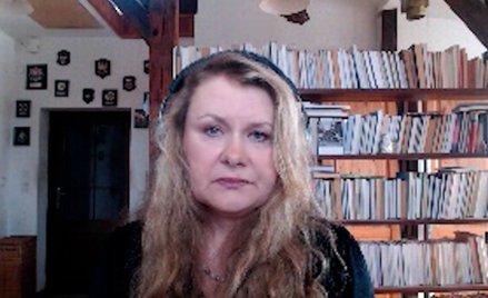 Koronawirus. Piekarska: Powinniśmy się skupić na produkcji polskiej szczepionki
