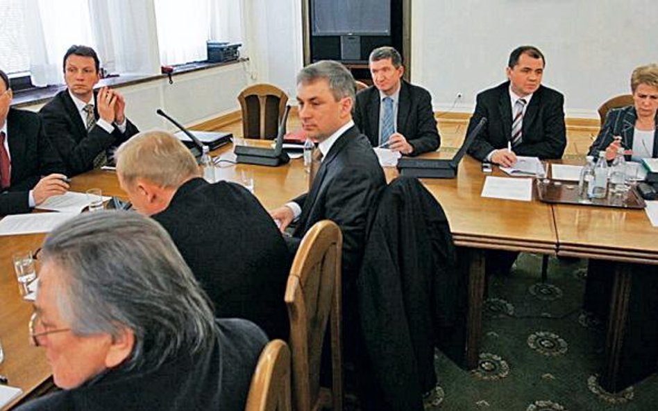 LiD sam pisze ustawę