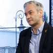 Biedroń pozywa Neumanna w trybie wyborczym