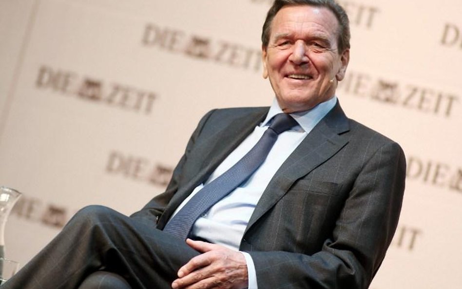 Gerhard Schröder, były kanclerz Niemiec, obecnie uzależniony finansowo od rosyjskiego giganta gazowe