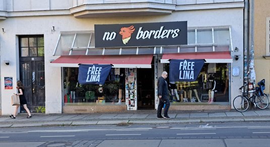 Hasło „Uwolnić Linę” – częsty teraz widok w dzielnicy Connewitz