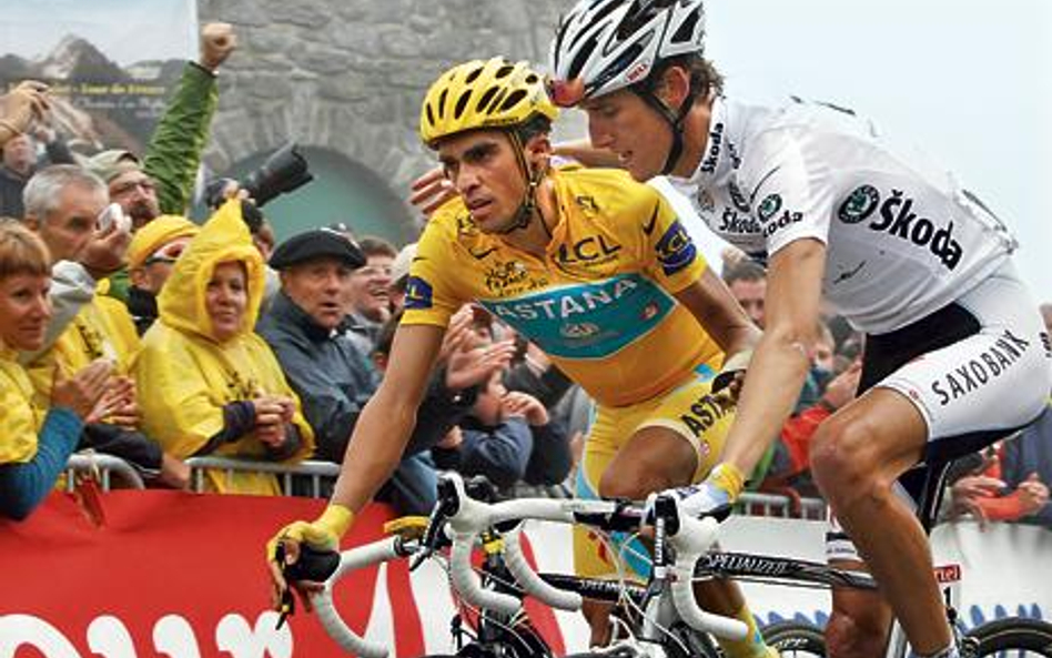 Meta na Tourmalet. Alberto Contador (z lewej) i Andy Schleck
