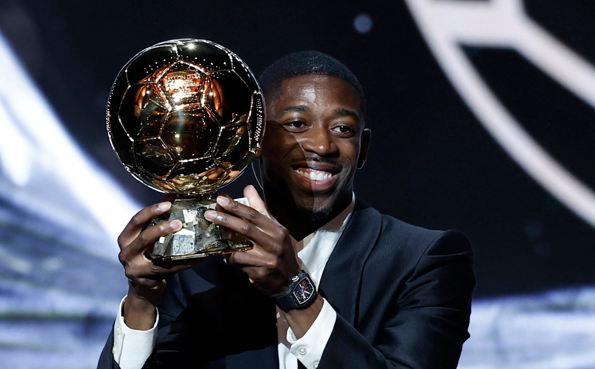 Ousmane Dembele ze Złotą Piłką. Ferrari wyjechało z garażu
