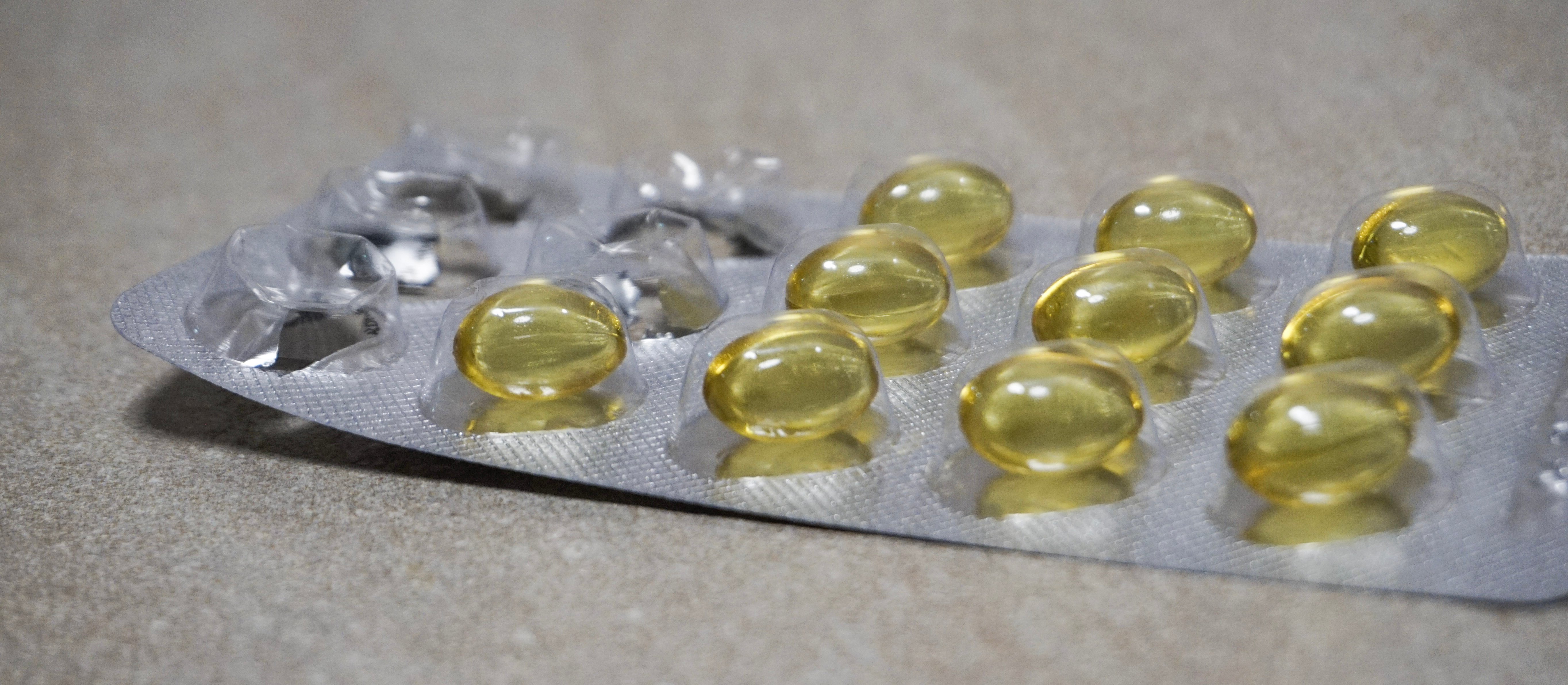 Suplementy z olejem rybim a poziom cholesterolu. Nowe wytyczne ekspertów