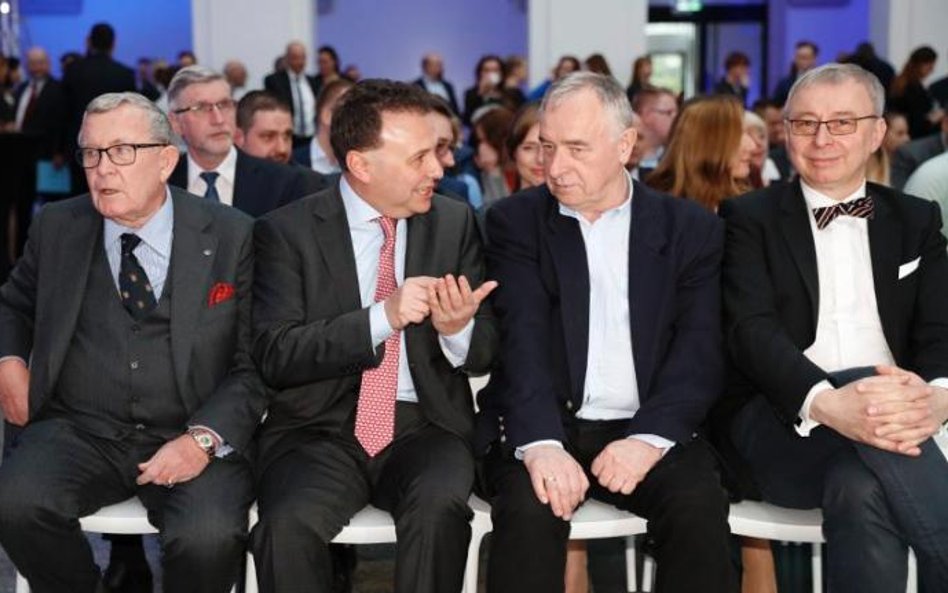 Członkowie kapituły nagród Orły „Rzeczpospolitej”. Od lewej: prof. Andrzej Koźmiński, prof. Witold O