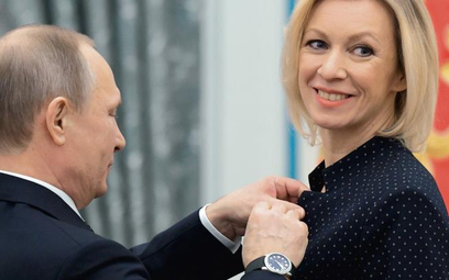W 2017 r. Władimir Putin odznaczył Marię Zacharową Orderem Przyjaźni przyznawanym za szerzenie przyj