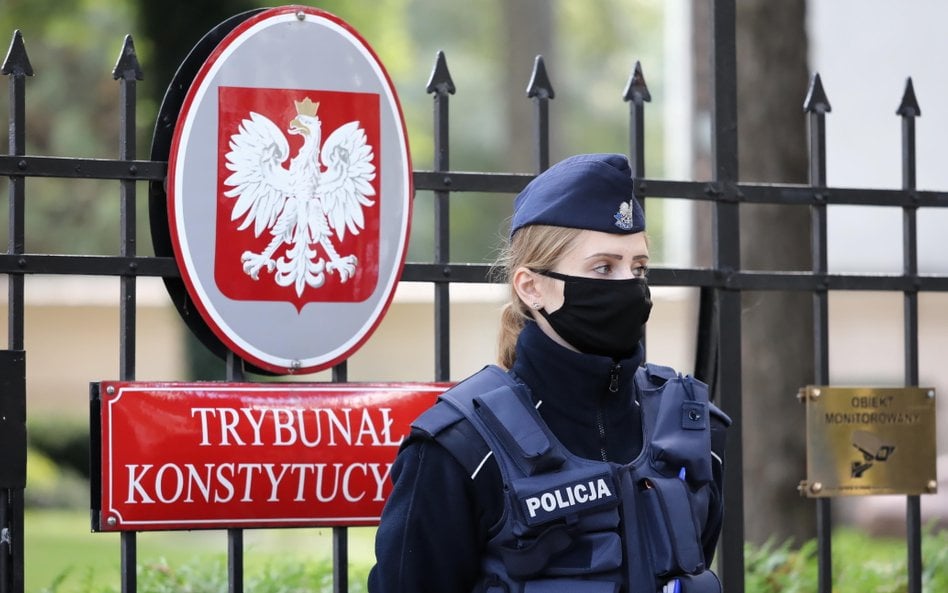 Sprawa dotyczyła incydentu z 14 lipca, gdy w siedzibie Trybunału Konstytucyjnego odbywało się Zgroma