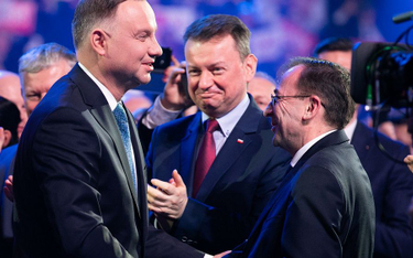 Prezydent Andrzej Duda z ministrami Mariuszem Błaszczakiem i Mariuszem Kamińskim
