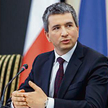 Minister Mateusz Szczurek powinien zadbać o lepszą edukację urzędników skarbowych – wskazują eksperc