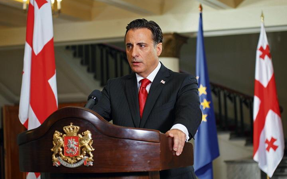 Andy Garcia grający w „Five Days of War” prezydenta Saakaszwilego zbyt często przemawia o rozejmie i