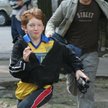 Marcin Kwaśny (z prawej) w roli młodego fotografa, który osiedla się w starej praskiej kamienicy. Na