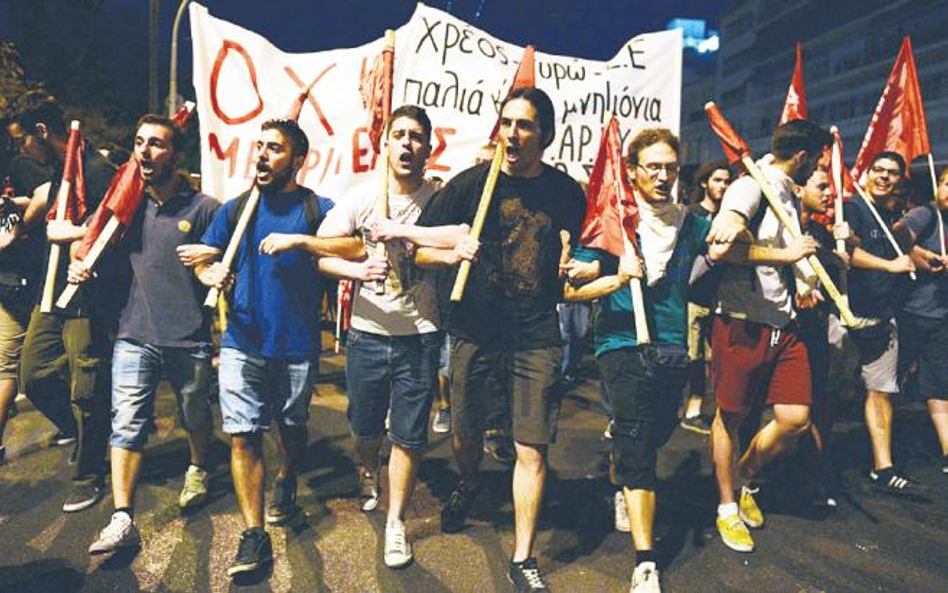 Polityka cięć wzbudza niechęć nie tylko zwykłych Greków, ale też cenionych ekspertów.