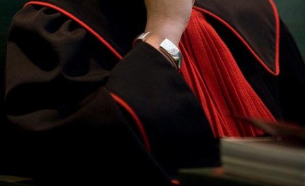 Prokuratorzy wyślą czerwone kartki do premiera