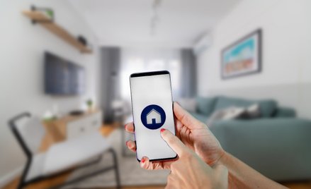 Ośmiu na dziesięciu inwestorów, którzy zainstalowali smart home w swoim domu, planuje rozbudować sys