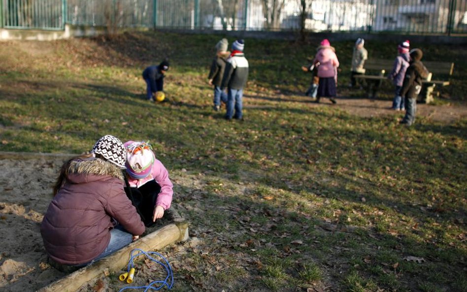 Tylko nieliczne dzieci mogą uczestniczyć w zajęciach stacjonarnych