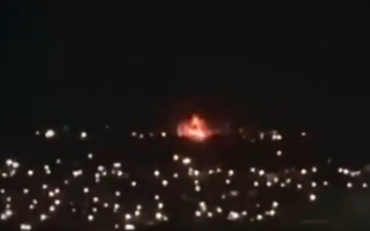 Kadr z nagrania ilustrującego skutki ataku na lotnisko w Kursku