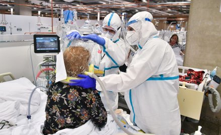 W czasie epidemii COVID-19 za dyżur w Szpitalu Narodowym można było zarobić 8-10 tysięcy złotych