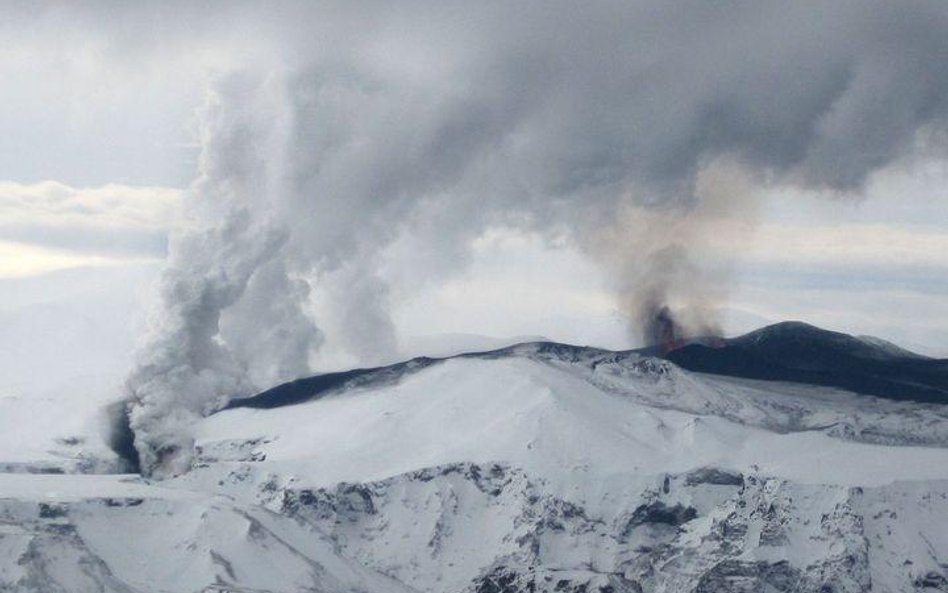 Islandia. Ta mała erupcja wulkanu spowodowała ewakuację 600 osób