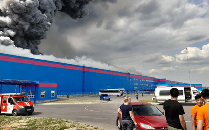 Gigantyczny pożar w magazynie pod Moskwą. Jedna osoba nie żyje