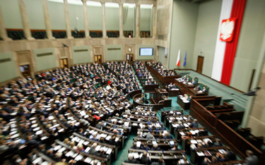 Sejm według kibiców. PO i PSL poza parlamentem