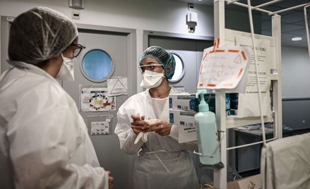 Najwyższy od kwietnia wzrost liczby pacjentów z COVID-19 we Francji