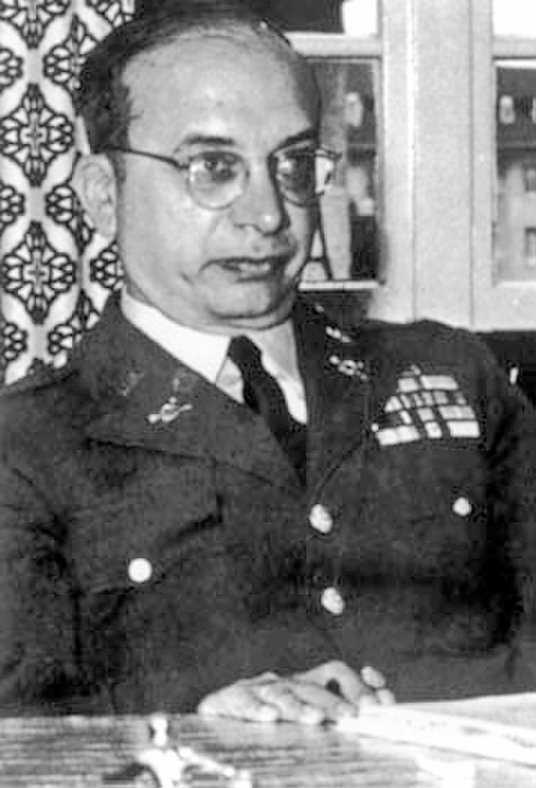 Płk Philip James Corso (1915–1998). W 1997 r. ukazała się jego książka „The Day after Roswell” („Dzi