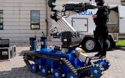 Zwalczające terror służby inwestują m.in. w specjalistyczny sprzęt, taki jak ten robot używany przez