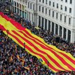 Demonstracja przeciwników niepodległości Katalonii (październik 2013). Według sondaży stanowią jedną