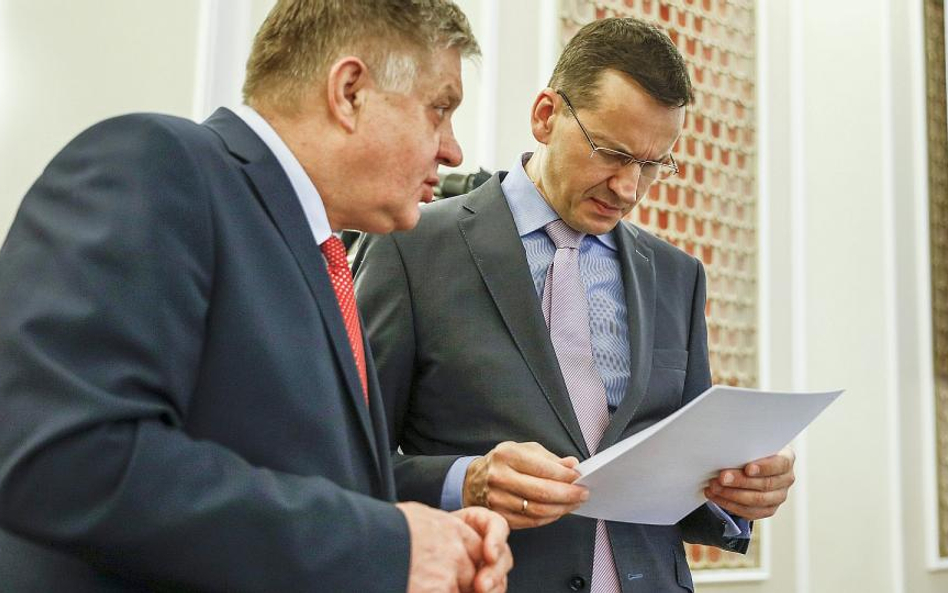 Premier robi przegląd kadr