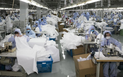 Epidemia paraliżuje chiński przemysł. Pracownicy zniknęli