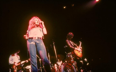 John Paul Jones, Robert Plant i Jimmy Page podczas nowojorskich koncertów w 1973 r.