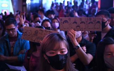 Hongkong: Zakaz publikowania informacji o policjantach
