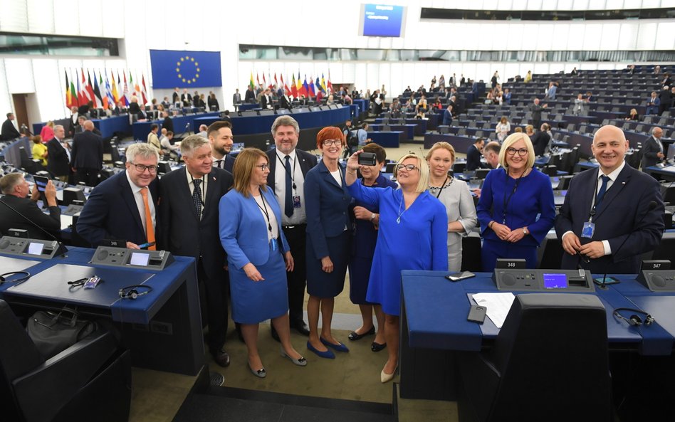 O reelekcję nie będą ubiegać się Grzegorz Tobiszowski, Beata Mazurek, Andżelika Możdżanowska, Krzysz